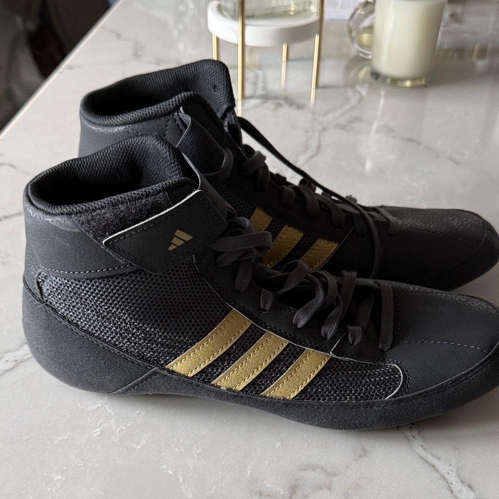 adidas men’s grey with gold wrestling boots